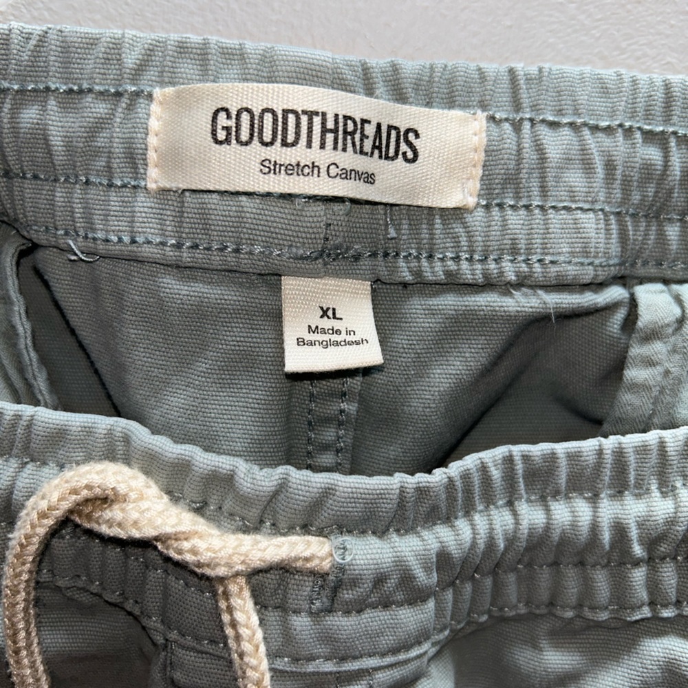 Pull-on drawstring shorts - Picture 5 of 6